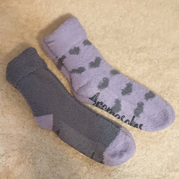 NWOT~ Lavender Infused Slipper Socks, 2-Pair Pack "Hearts", Aromasoles by MinxNY - Picture 2 of 2